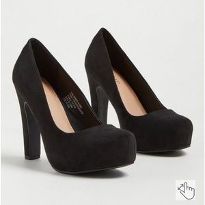 Torrid Platform Pump Faux Suede Ladies Heels Size 8WW Black‎